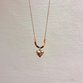 Arine Bold Heart Rosegold Necklace